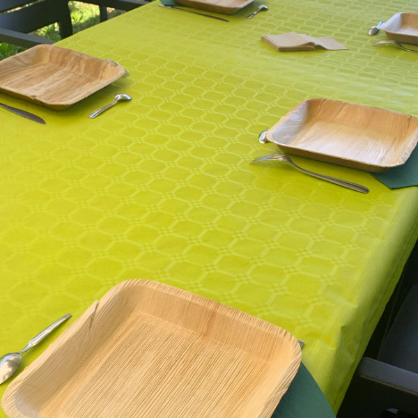 Assiette carrée palmier jetable 24x24cm, assortiment assiettes et bols carrés palmier 17x17cm.