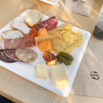 Assiette carrée en fibres végétales 26 x 26 cm