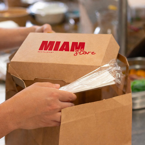 Menu à emporter dans une boite à panini personnalisé