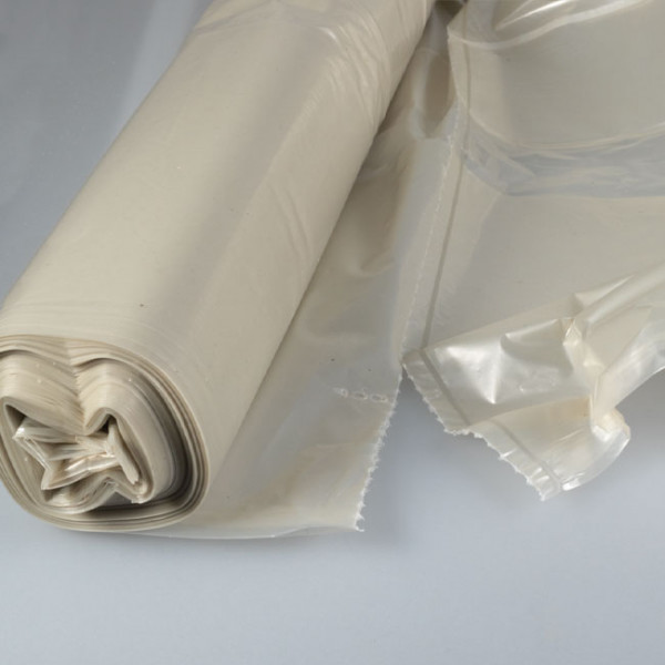 Poubelle noire 12 L en plastique.