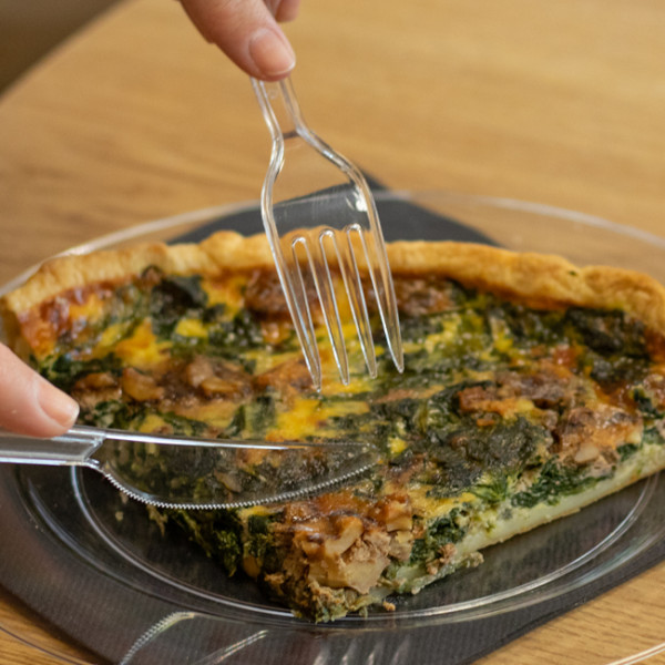 Couverts réutilisables blancs 18,5cm. Verrine luxe 8,8cL réutilisable.