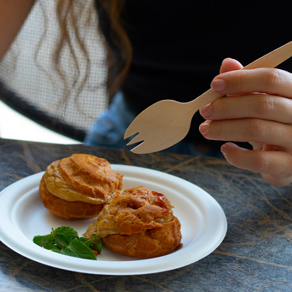 Couverts bois + pique ruban bambou.