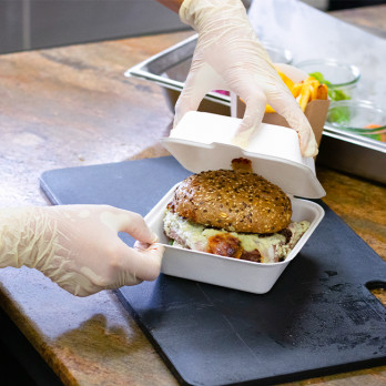 Boîte à burger carrée en fibres végétales 450 mL