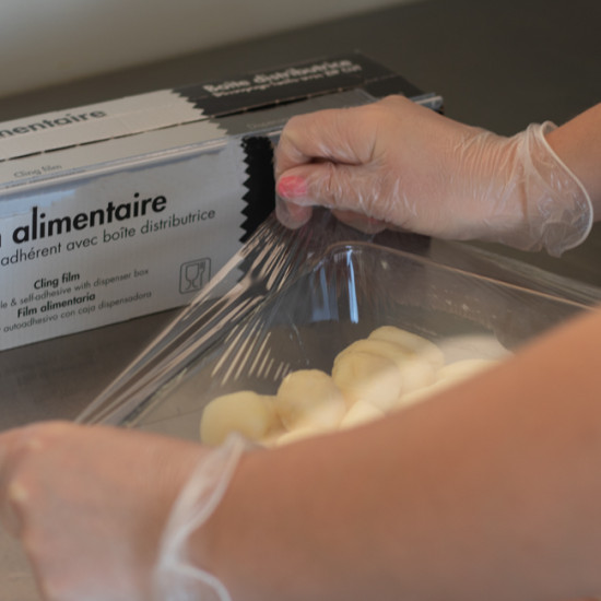 Film étirable Alimentaire Professionnel - Lot De 3 Rouleaux 45 Cm X 300 M - Résistant, Adhérent, Pour Cuisine, Restauration, Tatouage - 8
