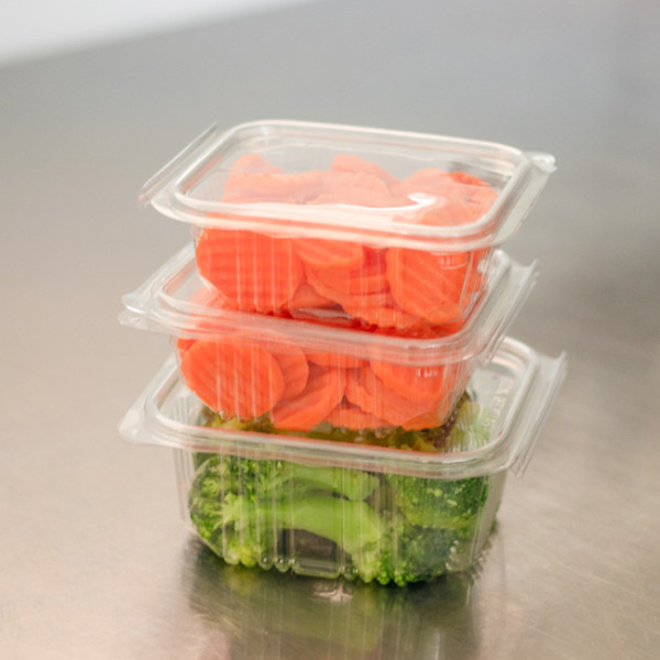 Emballages plastiques pour nourriture en plusieurs tailles.