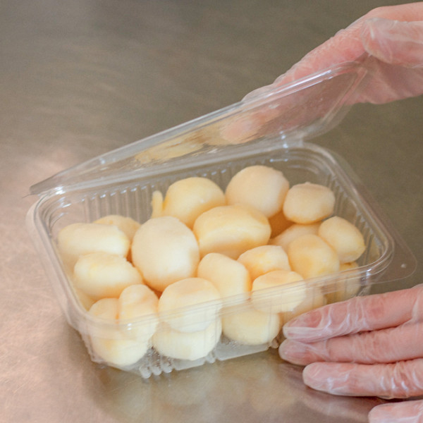 Barquettes en PET 500 mL et autres contenants divers.