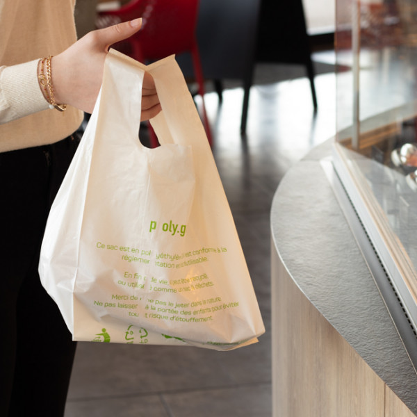 Emballages en carton kraft et PET jusqu'à 780 mL.