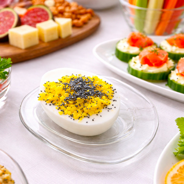 Verrine ellipse avec  un demi oeuf mimosa