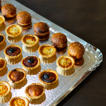 Plateau traiteur en carton argenté 28 x 42 cm