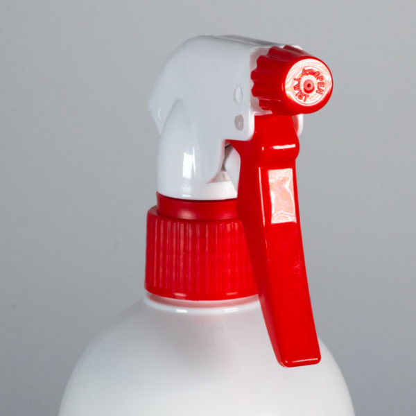 Nettoyage sols avec décapant et detergents/desinfectants 5L.