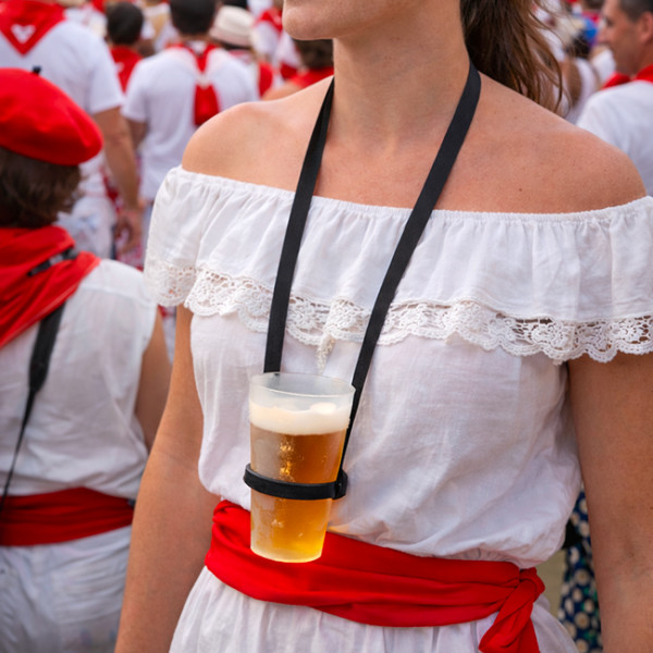 porte gobelet pour verre, femme au féria