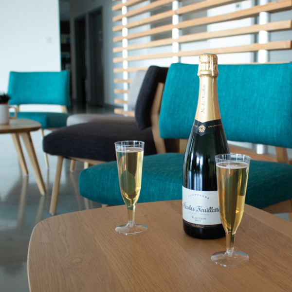 

Flûte à champagne réutilisable 15 cL avec verres et carafes réutilisables de luxe.