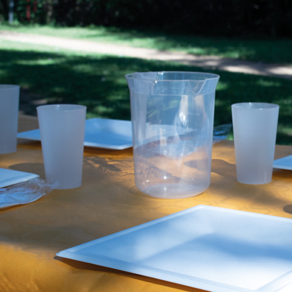 Carafe réutilisable plastique transparent 1.5L