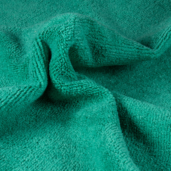 Lavettes et éponges microfibres Gamme extra en jaune et lisse bleue.