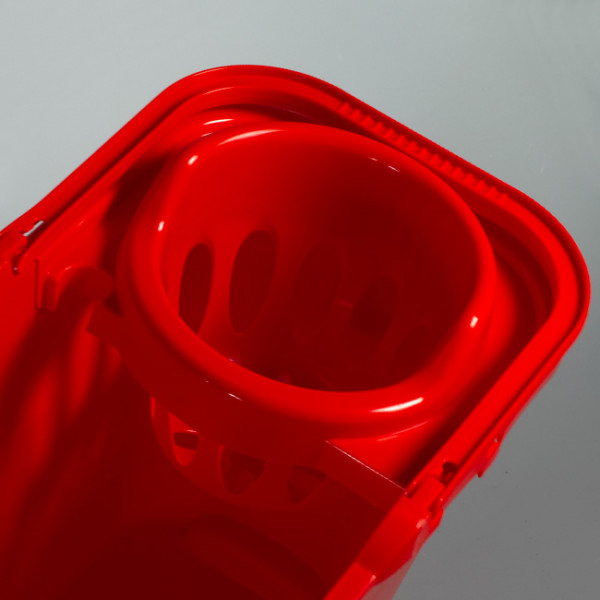 Essoreur pour seau 12 L en plastique rouge - équipement de nettoyage et de balayage