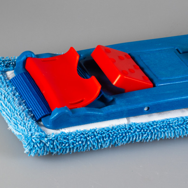 Manche ergonomique lavage 130cm équipement microfibre balai plat articulé Speedy 45x16cm recharge E30022.