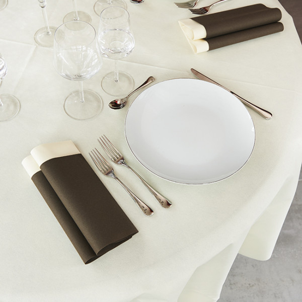 Nappe ronde jetable en intissé soft ivoire 2.40 m F30050IVO.