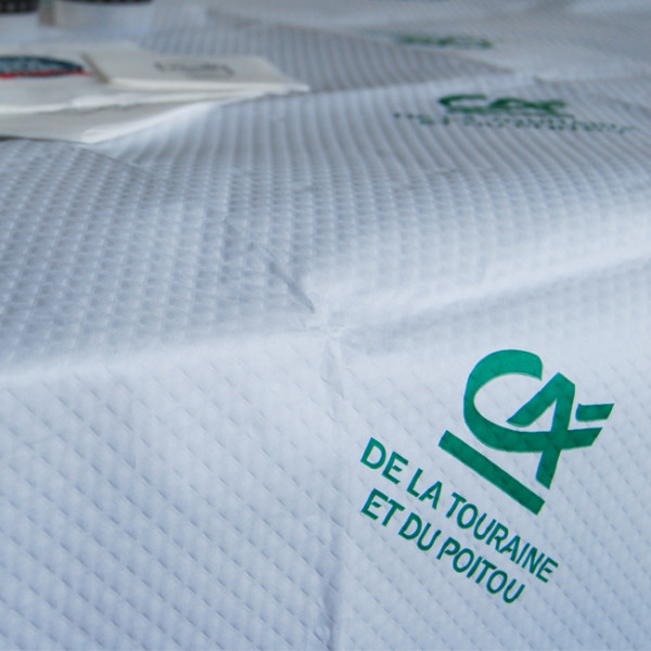 Nappe en papier imprimée avec logo de banque pour évènement