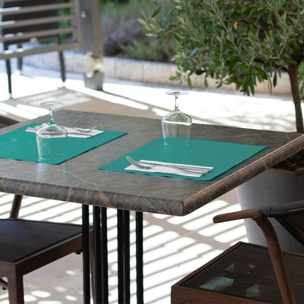 Set de table en papier bleu turquoise jetable pour table de restaurant en terrasse