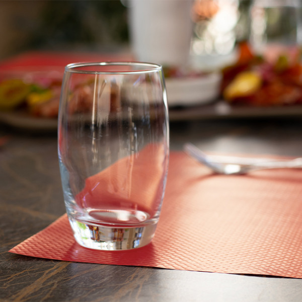 Sets de table en papier rouge pas chers pour restaurant