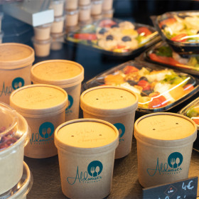 Pots à soupes en carton personnalisés en couleur pour traiteur
