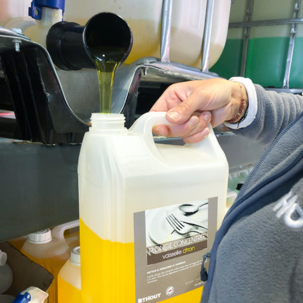 Détergent écolo pour sols en 5 L. Sols propres et désinfectants.