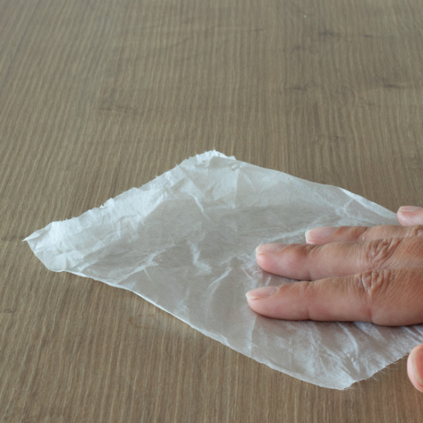 Lingettes nettoyantes et désinfectantes pour les surfaces