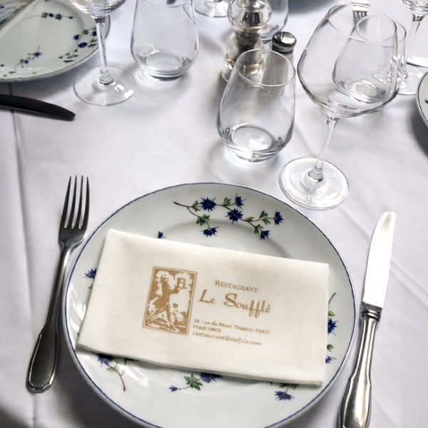 Serviettes en papier personnalisées décoration assiette pour restaurant