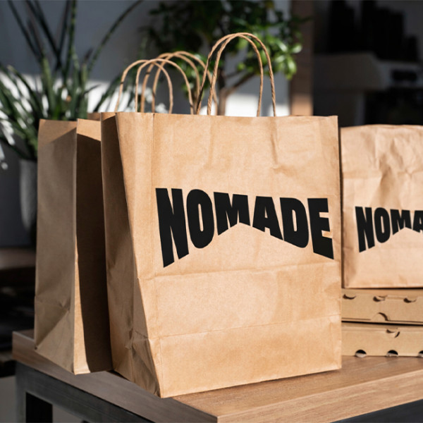 Sacs à poignées kraft torsadées en papier personnalisés