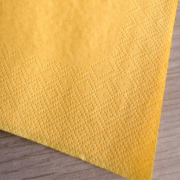 Serviette jaune en papier pour restaurant
