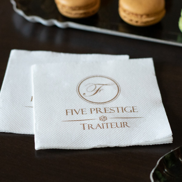 Serviette personnalisée en papier molletonné blanc 20x20 - Impression 1 à 2 couleurs.