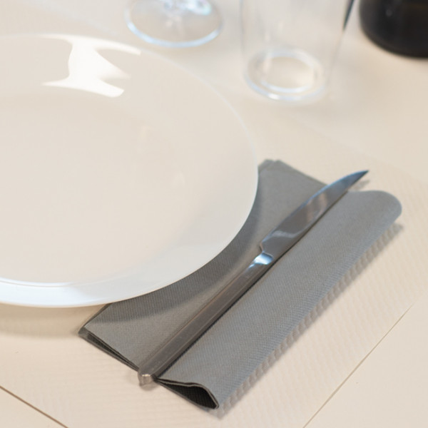 Serviette de table 40x40 rose molletonnée double point.